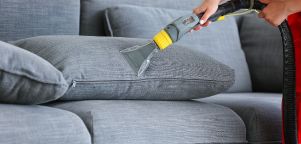 Limpeza profissional de sofás